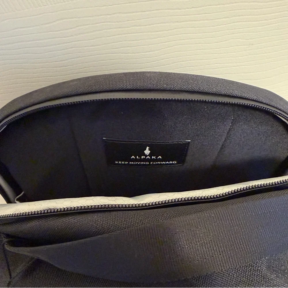 Alpaka Metro Travel Laptop Backpack Pro Black | Axoflux 600D - Picture 9 of 12